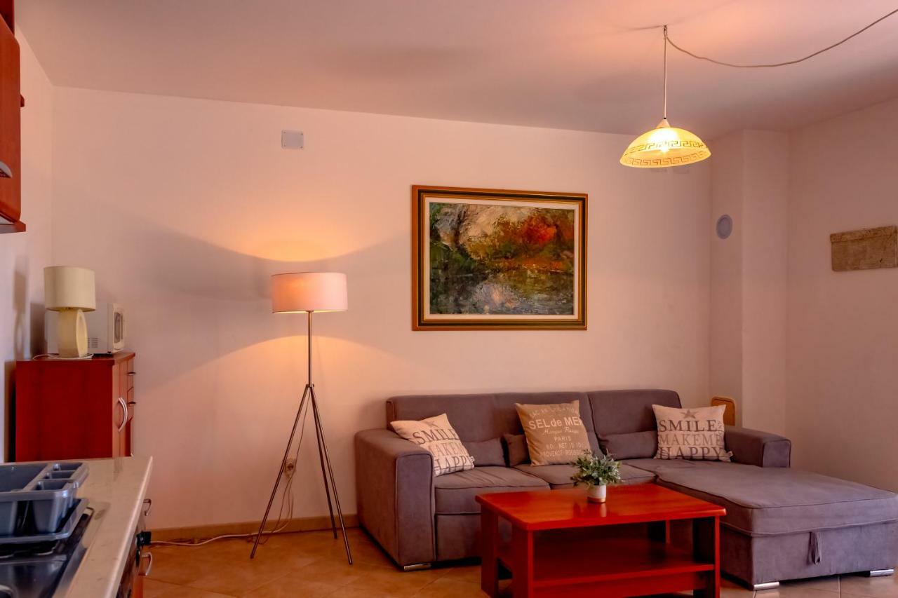 Ferienwohnung Abby Kornić Exterior foto