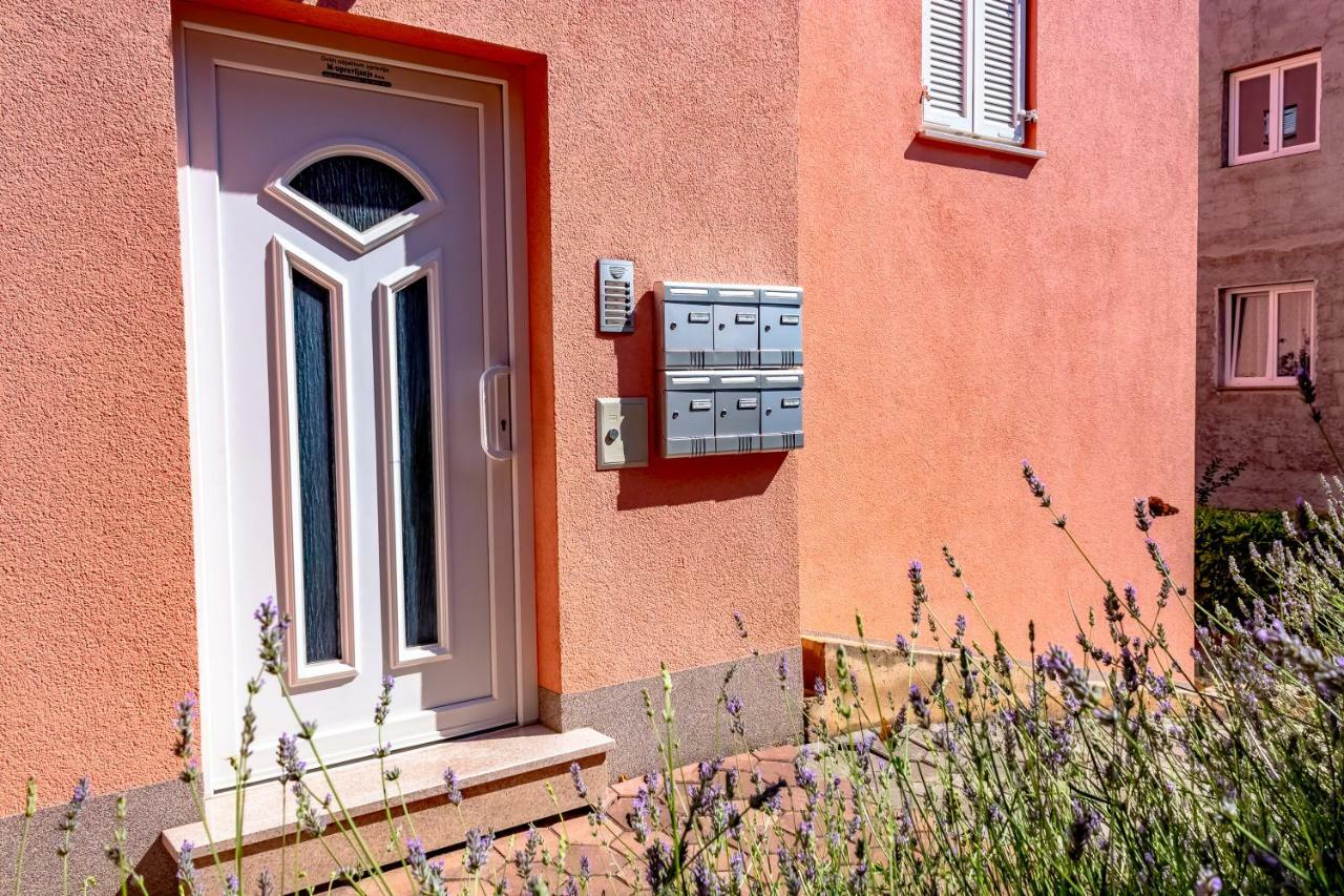 Ferienwohnung Abby Kornić Exterior foto